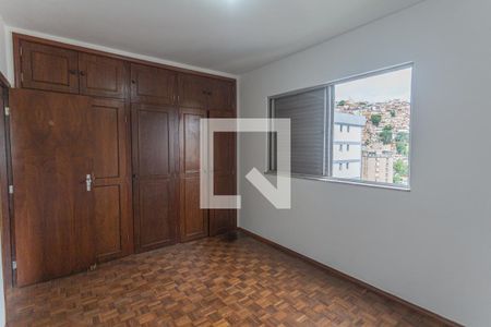 Suíte de apartamento à venda com 3 quartos, 110m² em Santo Antônio, Belo Horizonte