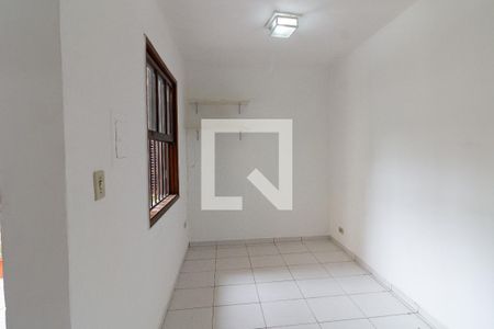 Sala/Quarto de casa para alugar com 1 quarto, 25m² em Vila Dalva, Osasco