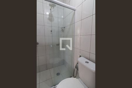 Banheiro de casa para alugar com 1 quarto, 25m² em Vila Dalva, Osasco