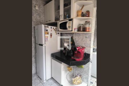 Cozinha de apartamento à venda com 3 quartos, 60m² em Arvoredo, Contagem