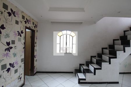 Sala de casa à venda com 3 quartos, 200m² em Tupi, Belo Horizonte