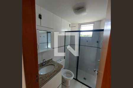 Banheiro de apartamento à venda com 2 quartos, 55m² em Alvorada, Contagem