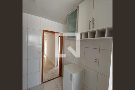 Cozinha de apartamento à venda com 2 quartos, 55m² em Alvorada, Contagem