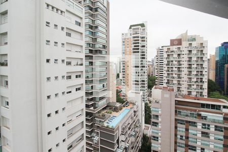 Vista de kitnet/studio para alugar com 1 quarto, 30m² em Indianópolis, São Paulo