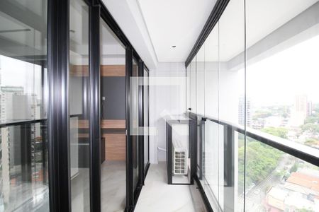 Varanda de kitnet/studio para alugar com 1 quarto, 30m² em Indianópolis, São Paulo