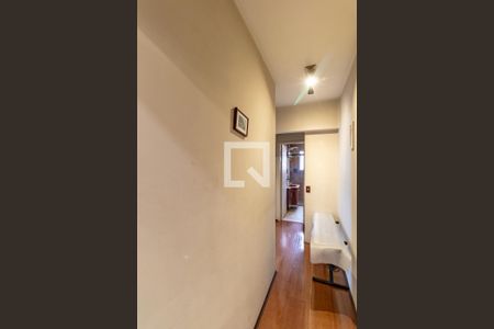 Corredor de apartamento à venda com 2 quartos, 90m² em Vila Olímpia, São Paulo