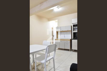 Cozinha de apartamento para alugar com 1 quarto, 55m² em Boa Vista, Curitiba