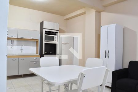 Cozinha de apartamento para alugar com 1 quarto, 55m² em Boa Vista, Curitiba