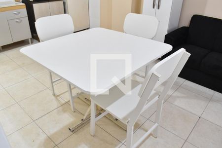 Cozinha de apartamento para alugar com 1 quarto, 55m² em Boa Vista, Curitiba