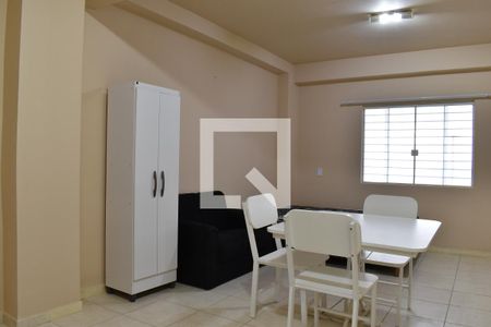 Sala/Quarto de apartamento para alugar com 1 quarto, 55m² em Boa Vista, Curitiba