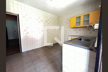 Casa à venda com 2 quartos, 210m² em Piratininga, Niterói