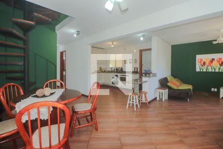 Sala de casa à venda com 3 quartos, 165m² em Morro Santana, Porto Alegre