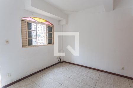 Sala de casa para alugar com 2 quartos, 65m² em Aparecida, Belo Horizonte