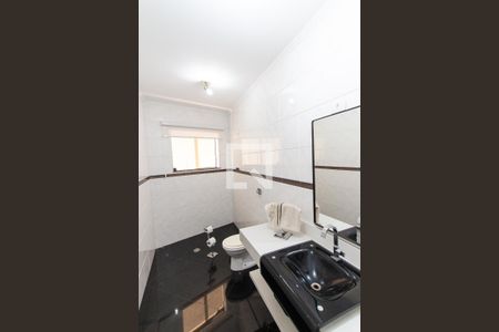 Lavabo   de casa à venda com 3 quartos, 257m² em Vila Nivi, São Paulo