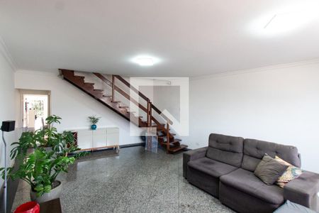 Sala   de casa à venda com 3 quartos, 257m² em Vila Nivi, São Paulo