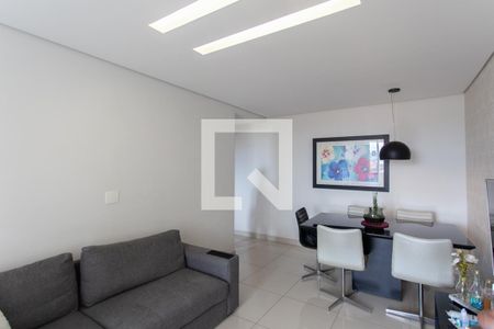 Sala de apartamento para alugar com 3 quartos, 75m² em Planalto, Belo Horizonte