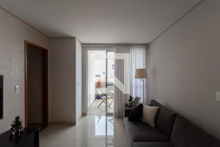 Sala de apartamento para alugar com 3 quartos, 75m² em Planalto, Belo Horizonte