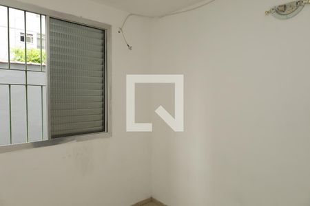 Quarto 1 de apartamento para alugar com 3 quartos, 52m² em Conjunto Residencial José Bonifácio, São Paulo