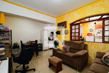 Sala de casa para alugar com 2 quartos, 58m² em Jardim Bom Refugio, São Paulo