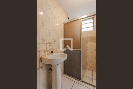 Banheiro de kitnet/studio para alugar com 1 quarto, 38m² em Jardim Dona Leopoldina, Porto Alegre