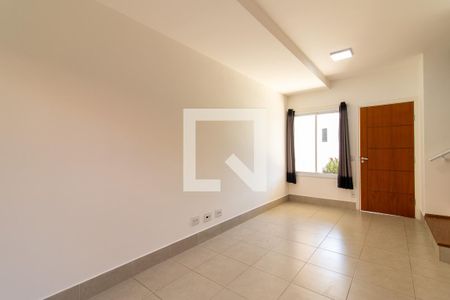 Sala de casa de condomínio para alugar com 3 quartos, 94m² em Chácara Primavera, Campinas