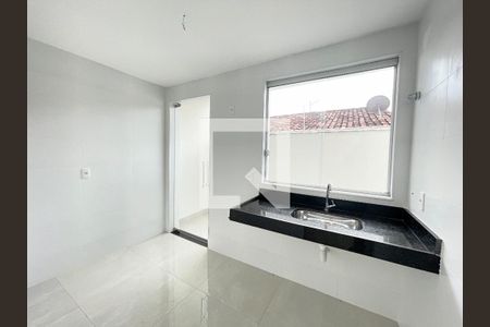 Cozinha de apartamento à venda com 2 quartos, 50m² em Indians, Belo Horizonte