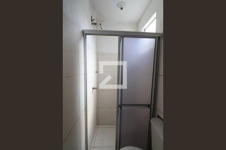 Banheiro de kitnet/studio para alugar com 1 quarto, 44m² em Igara, Canoas