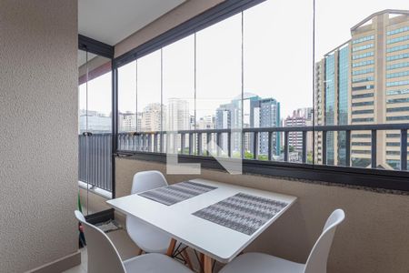 Varanda de kitnet/studio para alugar com 1 quarto, 31m² em Moema, São Paulo