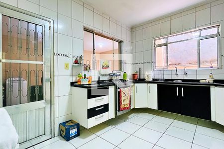 Casa à venda com 180m², 2 quartos e 1 vaga Casa à venda com 180m², 2 quartos e 1 vagaCozinha - Casa 2