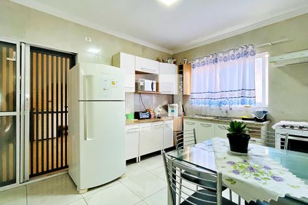 Casa à venda com 180m², 2 quartos e 1 vaga Casa à venda com 180m², 2 quartos e 1 vagaCozinha - Casa 1