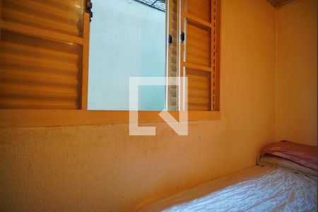 Quarto 1 - Vista de apartamento à venda com 2 quartos, 42m² em Rubem Berta, Porto Alegre