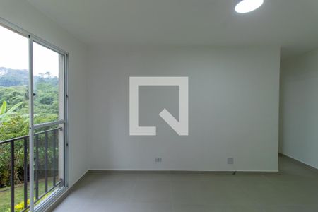 Sala de apartamento para alugar com 2 quartos, 50m² em Jardim da Gloria, Cotia