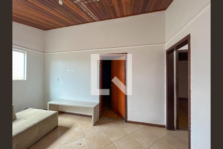 Sala de casa à venda com 2 quartos, 119m² em Parque Maria Domitila, São Paulo