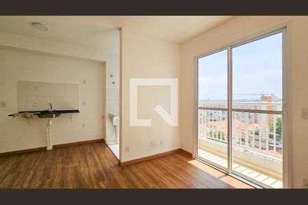 Sala / Cozinha de apartamento para alugar com 2 quartos, 37m² em Vila dos Andradas, São Paulo