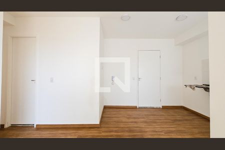 Sala / Cozinha de apartamento para alugar com 2 quartos, 37m² em Vila dos Andradas, São Paulo