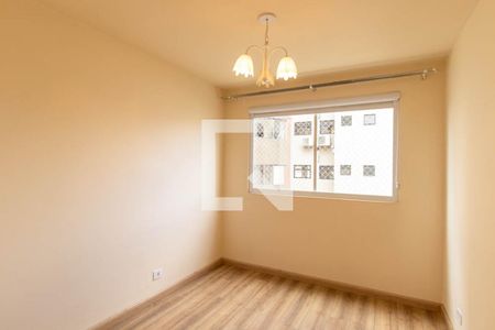 Quarto 1 de apartamento para alugar com 2 quartos, 85m² em Água Verde, Curitiba