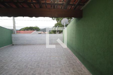 Casa à venda com 156m², 3 quartos e 2 vagas Casa à venda com 156m², 3 quartos e 2 vagasSacada