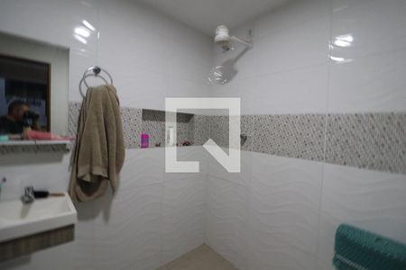 Casa à venda com 156m², 3 quartos e 2 vagas Casa à venda com 156m², 3 quartos e 2 vagasBanheiro 2