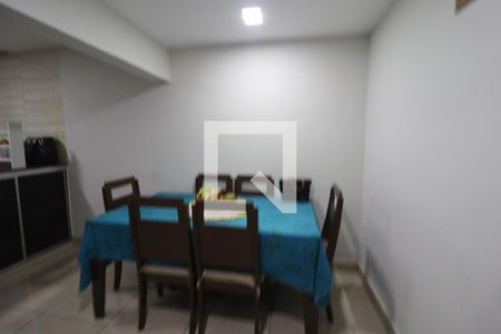 Casa à venda com 156m², 3 quartos e 2 vagas Casa à venda com 156m², 3 quartos e 2 vagasCozinha e Área de Serviço