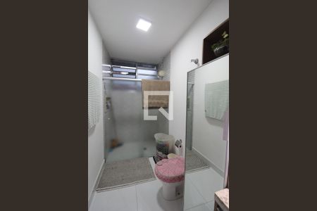 Casa à venda com 156m², 3 quartos e 2 vagas Casa à venda com 156m², 3 quartos e 2 vagasBanheiro