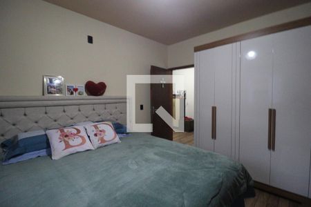 Casa à venda com 156m², 3 quartos e 2 vagas Casa à venda com 156m², 3 quartos e 2 vagasQuarto