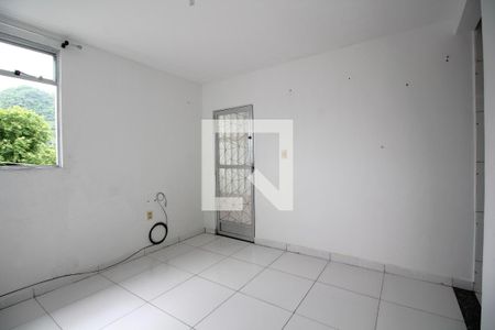 Sala de kitnet/studio para alugar com 1 quarto, 50m² em Curicica, Rio de Janeiro