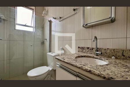 Banheiro  de apartamento à venda com 1 quarto, 40m² em Floresta, Belo Horizonte