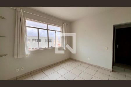 Sala  de apartamento à venda com 1 quarto, 40m² em Floresta, Belo Horizonte