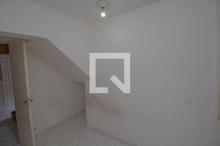 Quarto 2 de casa para alugar com 2 quartos, 120m² em Jardim Miriam, São Paulo