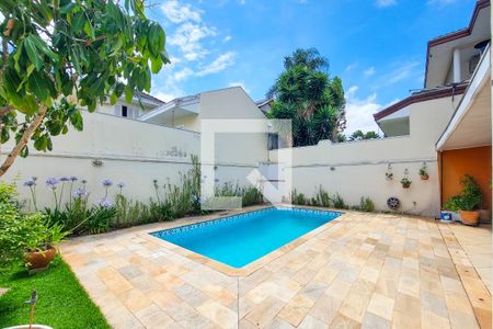 Casa de condomínio para alugar com 349m², 4 quartos e 6 vagas Casa de condomínio para alugar com 349m², 4 quartos e 6 vagasPiscina / Quintal