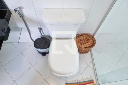 Casa de condomínio para alugar com 349m², 4 quartos e 6 vagas Casa de condomínio para alugar com 349m², 4 quartos e 6 vagasBanheiro da Suíte