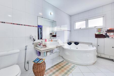 Casa de condomínio para alugar com 349m², 4 quartos e 6 vagas Casa de condomínio para alugar com 349m², 4 quartos e 6 vagasBanheiro da Suíte 3