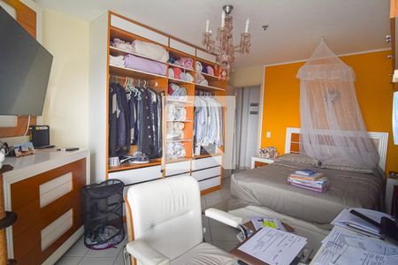 Quarto de apartamento à venda com 1 quarto, 80m² em Gragoatá, Niterói