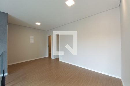 Sala de TV de casa de condomínio à venda com 4 quartos, 270m² em Swiss Park, Campinas